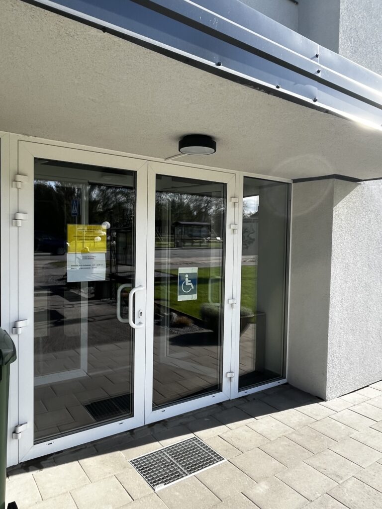 Langu valymas ukmerges r